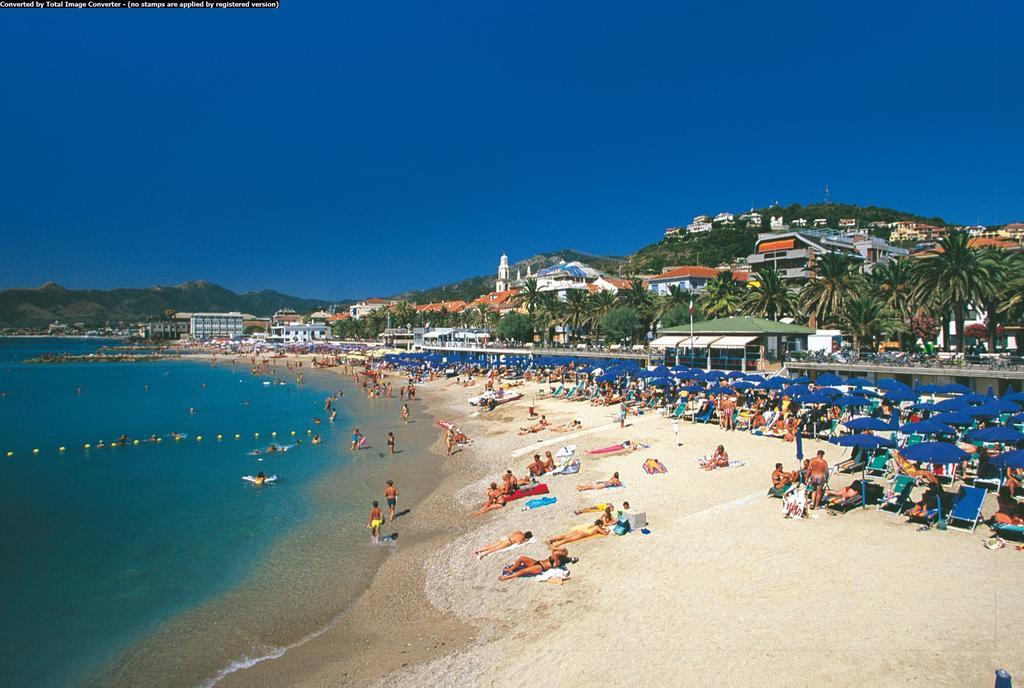 Hotel Casella Pietra Ligure Ruang foto