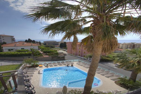 Hotel Casella Pietra Ligure Bagian luar foto